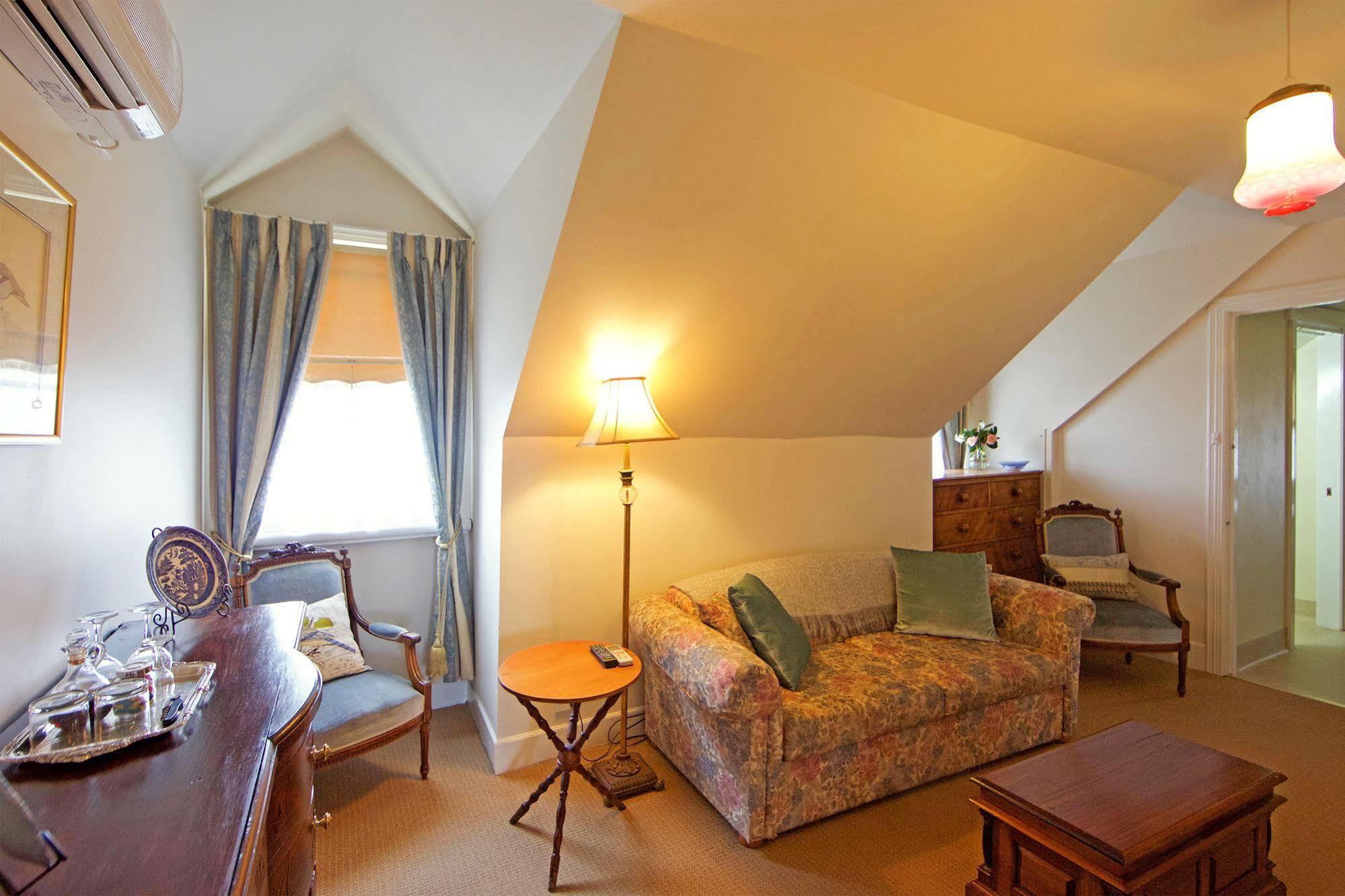 The Racecourse Inn Longford Eksteriør bilde