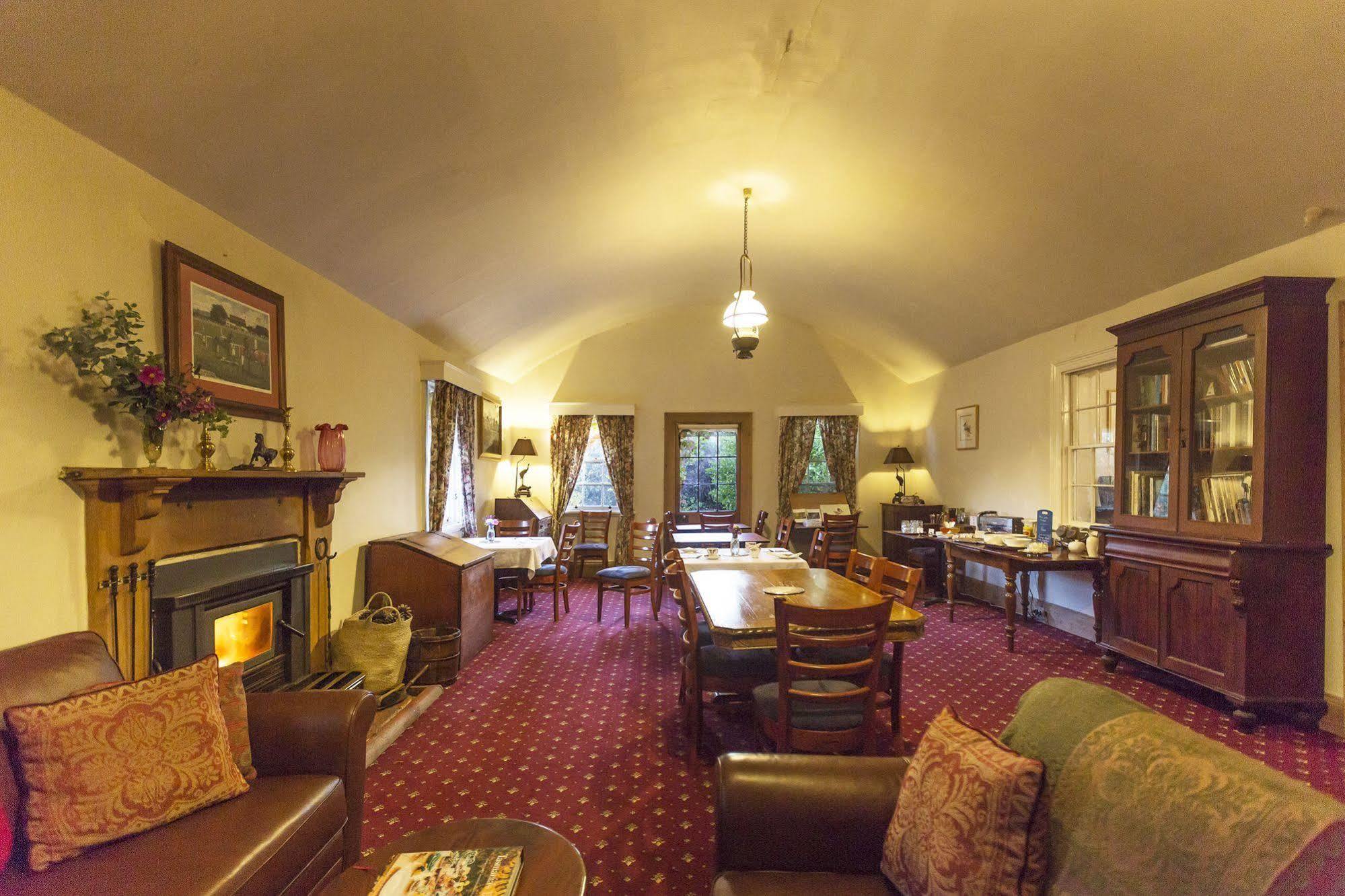 The Racecourse Inn Longford Eksteriør bilde