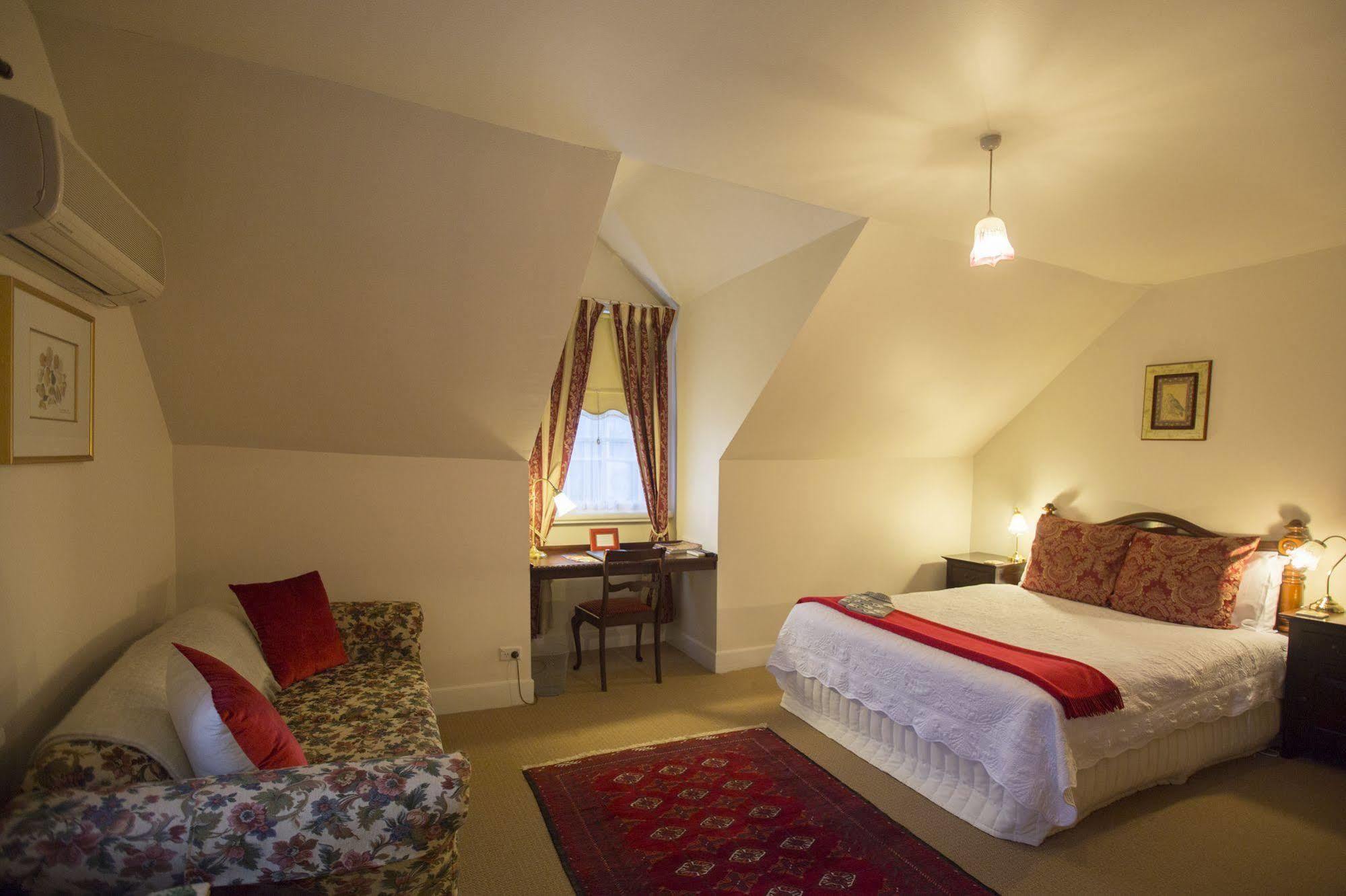 The Racecourse Inn Longford Eksteriør bilde