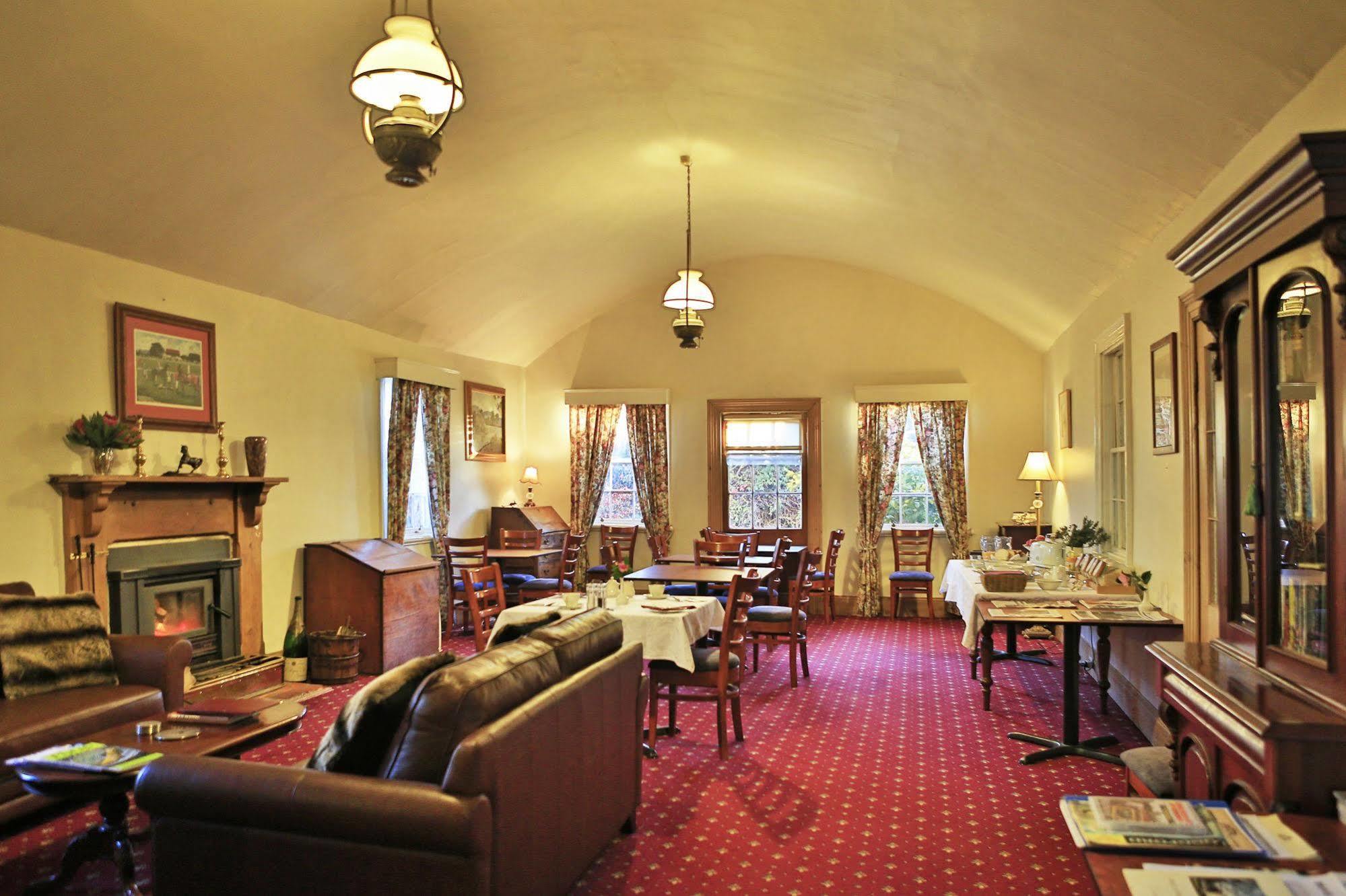 The Racecourse Inn Longford Eksteriør bilde